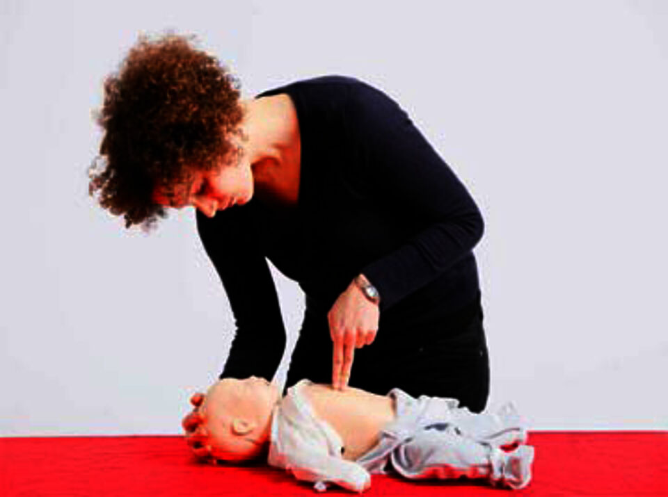 Herz-Lungen-Wiederbelebung bei Säuglingen und Kleinkindern Herz-Lungen-Wiederbelebung bei Säuglingen und Kleinkindern